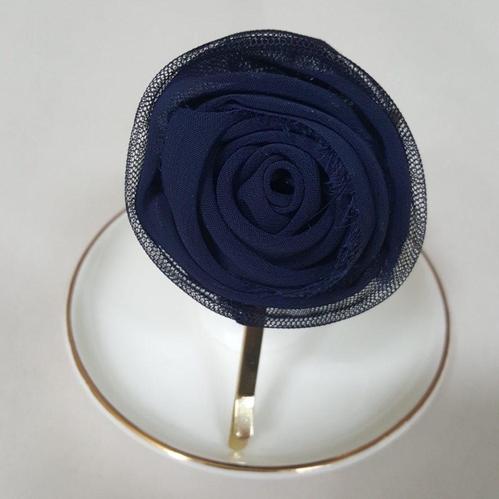 J.Crew Rose/Peony Flower Hair Accessory - Picture 2 of 4